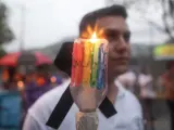 Activistas participan en una manifestación de solidaridad con las víctimas del tiroteo en la discoteca Pulse.