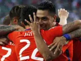 Los jugadores de la selección chilena celebran uno de los siete goles que le metieron a México en cuartos de la Copa América Centenario.