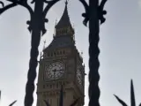 Amanecer ante el Big Ben en las Casas del Parlamento en Londres (Reino Unido).