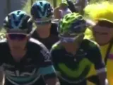Momento en el que Chris Froome golpea a un aficionado que le molestaba en la octava etapa del Tour.