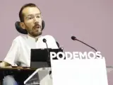 El secretario de Organización de Podemos, Pablo Echenique, en rueda de prensa.