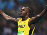 Usain Bolt celebra su victoria en los 200 metros de los Juegos de Río.