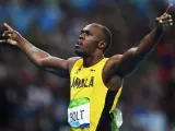 Usain Bolt celebra el octavo oro olímpico, conseguido en la final de los 200 metros lisos.