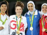 Eva Calvo con la medalla de plata lograda en taekwondo en los Juegos de Río junto a Jade Jones (oro) y Kimia Alizadeh Zenoorin y Hedaya Wahba (bronce)