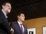 El presidente del Gobierno en funciones, Mariano Rajoy, y el líder de Ciudadanos, Albert Rivera.