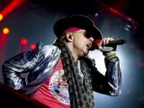 El cantante de Guns N'Roses, Axl Rose, en una actuación de su banda.