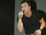 El cantante Juan Camus, durante una actuación.