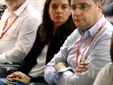 Sara Hernández y César Luena durante el cónclave socialista.