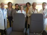 La Fundació Roses contra el Càncer entrega 8 butacas automáticas al ICO Girona
