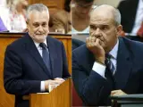 Combo de imágenes de los expresidentes de la Junta de Andalucía José Antonio Griñán y Manuel Chaves.
