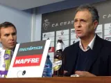 El técnico Joaquín Caparrós ha sido presentado como nuevo entrenador del Club Atlético Osasuna.