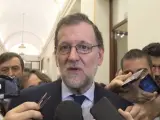 El presidente del Gobierno, Mariano Rajoy, conteniendo las lágrimas, durante su declaración a los medios tras la muerte de Rita Barberá.