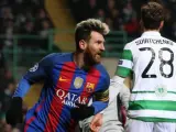 Leo Messi celebra su gol ante el Celtic Glasgow.