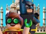 Nuevo póster de 'Batman: La Lego película'. ¿A cuántos personajes DC reconoces?