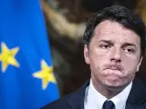 Matteo Renzi dimite tras perder el referéndum constitucional.
