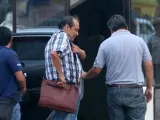 Imagen de la detención del director general de Lamia, por la tragedia del Chapecoense.