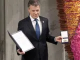 El presidente de Colombia, Juan Manuel Santos, recibió el Nobel de la Paz en el ayuntamiento de Oslo.