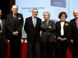 El director del Instituto Cervantes, V&iacute;ctor Garc&iacute;a de la Concha (d) junto al resto de exdirectores, durante la presentaci&oacute;n.