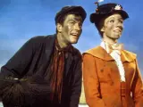 Los protagonistas de 'Mary Poppins', Dick Van Dyke y Julie Andrews.