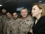 Cospedal, durante su visita a la base militar Gran Capital, en Irak