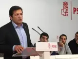 El presidente de la gestora del PSOE, Javier Fernández, en el Comité Federal del partido.