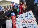 Manifestación en favor de la reforma sanitaria impulsada por Barack Obama, el 'Obamacare', frente al Tribunal Supremo de Estados Unidos.