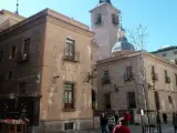 Imagen de la fachada norte de la iglesia de San Ginés.