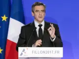 El ex primer ministro francés y candidato conservador a la Presidencia, François Fillon, en una rueda de prensa para esclarecer su relación con los casos de corrupción de los que se le acusan.