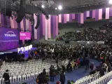 Los militantes de Podemos ocupan las gradas de la asamblea de Vistalegre 2.