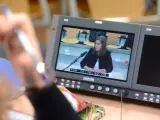 Vista de la declaración de la exministra de Sanidad Ana Mato a través de un monitor de la sala de prensa de la Audiencia Nacional de San Fernando de Henares.