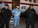Sergio Morate llega escoltado por dos agentes de la Policía Nacional