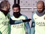 Los jugadores del FC Barcelona Andrés Iniesta (i), Leo Messi (c) y Javier Mascherano.
