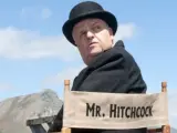 El actor Toby Jones se metió en la piel del mítico director Alfred Hitchcock, en la película The Girl.