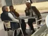 Julián Pérez-Templado, juez instructor del 'caso Auditorio' de Murcia, de cañas con Cosme Ruiz, vocal del PP murciano.