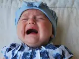 Un beb&eacute; llorando.