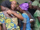 Niñas secuestradas por Boko Haram en Chibok tras ser liberadas.