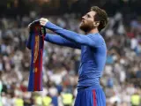 Leo Messi celebra su gol en el clásico en el minuto 92.