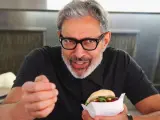 ¿Qué hace Jeff Goldblum vendiendo comida para llevar?