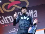 El ciclista español del Sky Mikel Landa celebra su victoria en la 19ª etapa del Giro del Centenario.