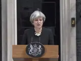 La primera ministra, Theresa May, en una comparecencia un día después de los ataques en Londres.