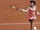 Carla Suárez en su partido ante Simona Halep en Roland Garros.