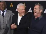 Danny Glover, Richard Donner y Mel Gibson charlan y bromean en el evento homenaje a Donner.