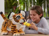 Tyler mi Tigre Juguetón. Un tigre interactivo que responde al niño con más de 100 combinaciones de sonido y movimiento. Participaba también como finalista en la categoría de Juguete Electrónico.