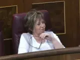 Imagen del momento en el que Celia Villalobos es reprendida por al presidenta del Congreso, Ana Pastor, por no callarse durante una intervención de Pablo Iglesias.