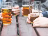 El consumo de alcohol es más barato en España