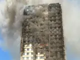 El edificio Grenfell Tower de Londres, en llamas.
