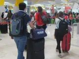 Pasajeros en el aeropuerto de Barajas.