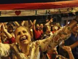 Iraquíes celebran en la plaza Tahrir de Bagdad la liberación de la ciudad de Mosul.
