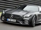 La compañía alemana también ha presentado este vehículo ya visto en el Salón de Ginebra. Se trata de una berlina híbrida con aspecto de cupé con la que se "celebra" el 50º aniversario de la fundación de AMG. Más información del Mercedes-Benz AMG GT Concept.