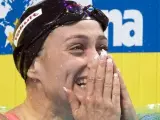 Mireia Belmonte tras ganar el oro en los 200 mariposa de los Mundiales de natación.